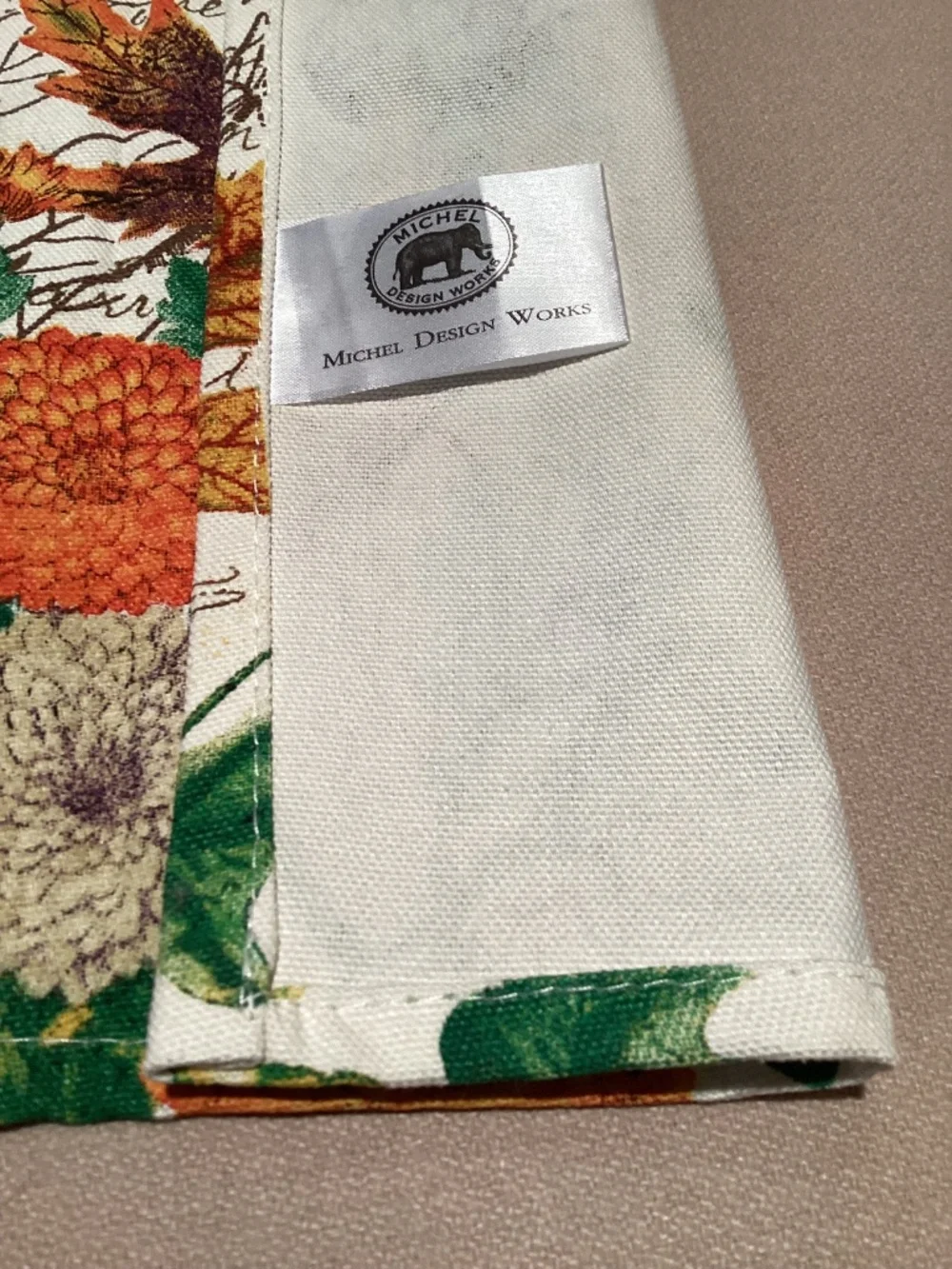 MICHAEL WORKS APRON - AUTUMN THEME - 100% COTTON - SIZE OS